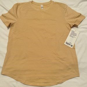 Women's NWT Size 6 Lululemon Love Crew T-Shirt